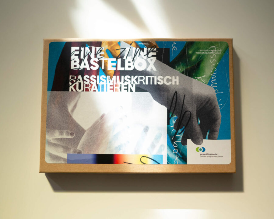 Bastelbox „Rassismuskritisch Kuratieren“